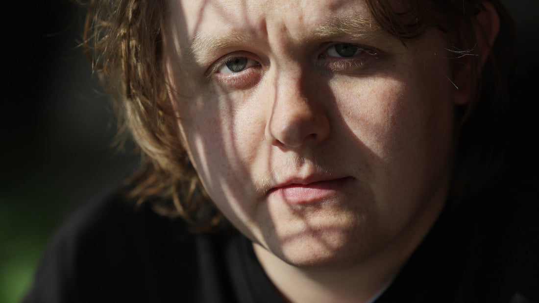 Lewis Capaldi: De Nieuwe Stem van Emotionele Ballads