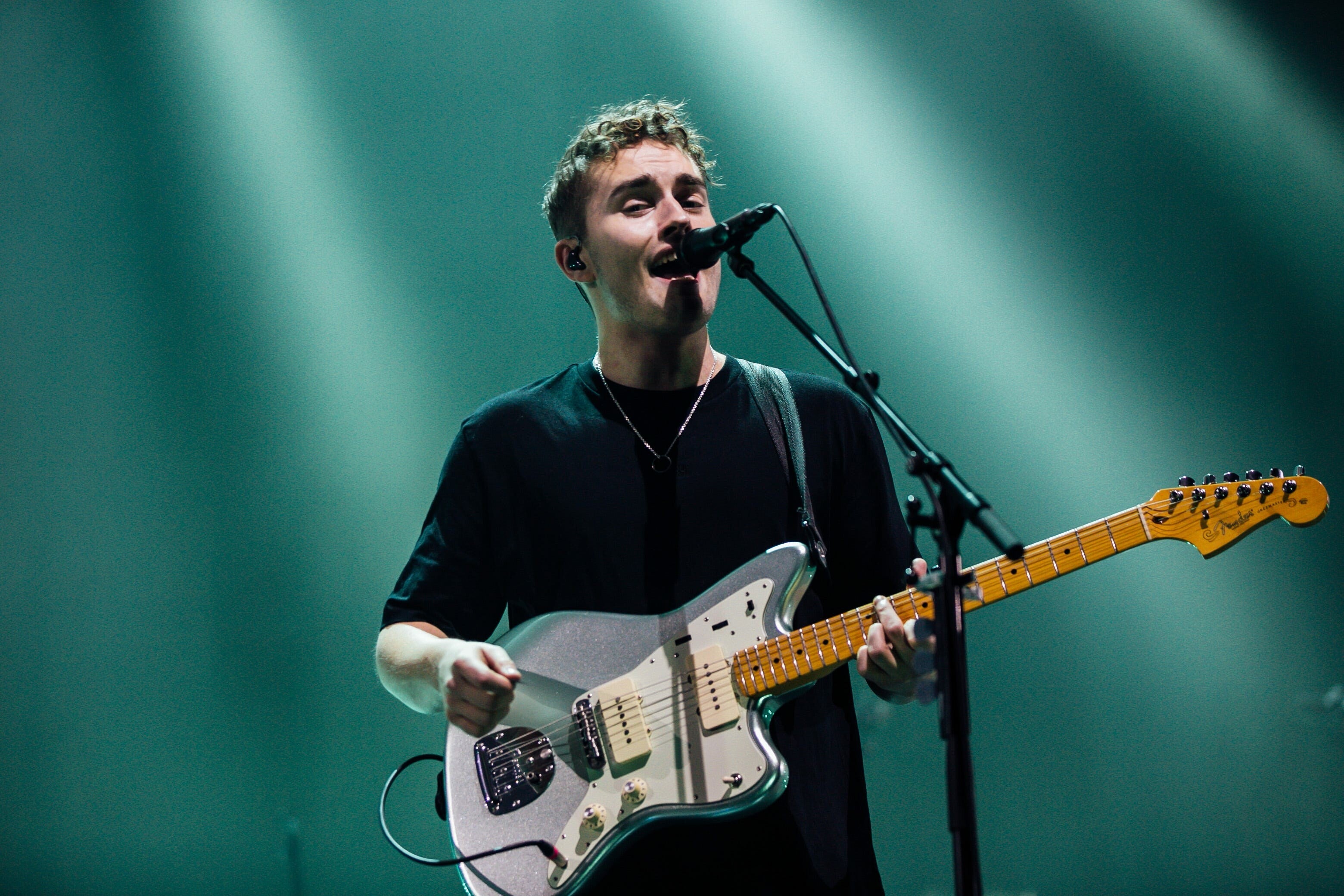 Ontdek de Magie van Sam Fender: De Opkomende Britpop Sensatie