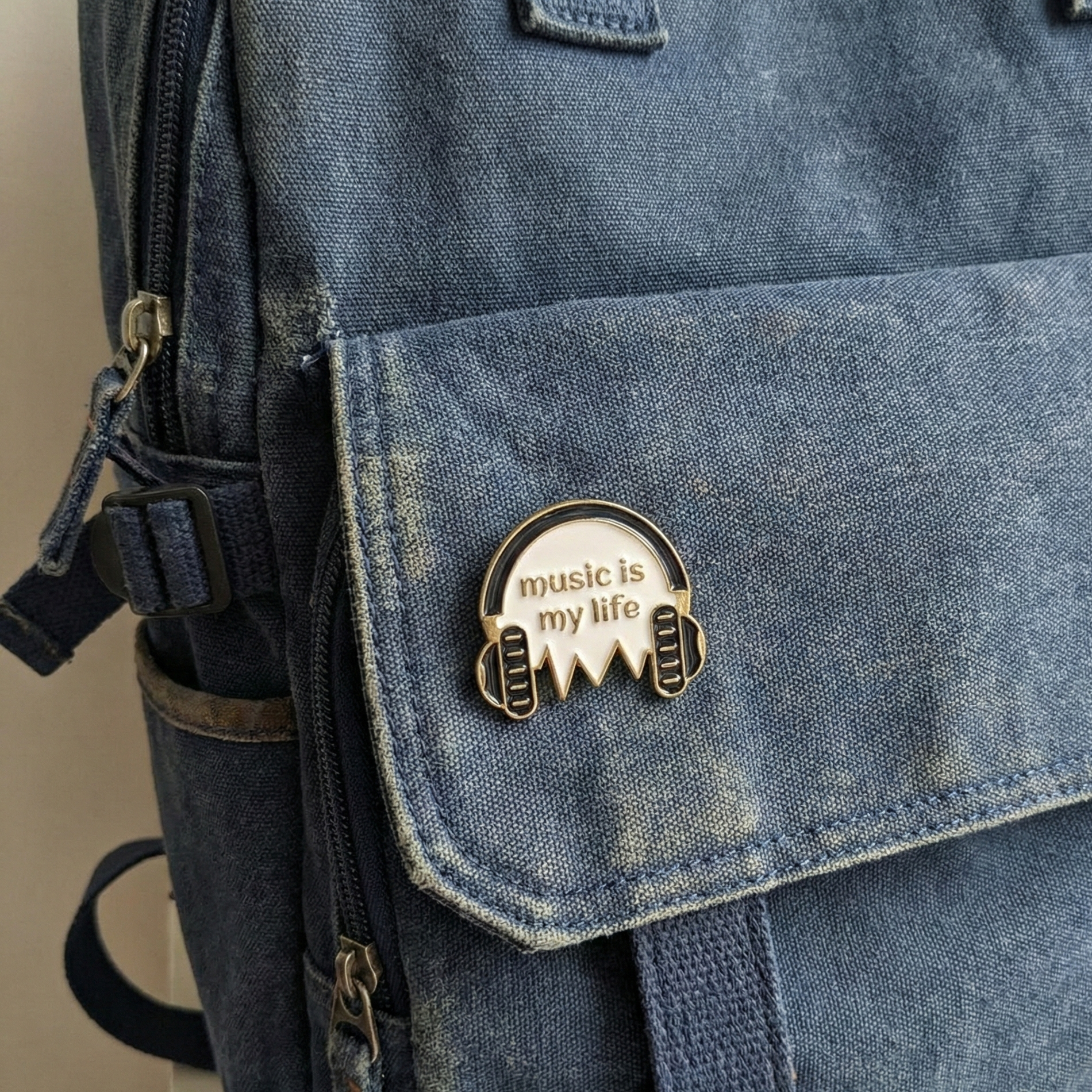 'Music Is My Life' Speld